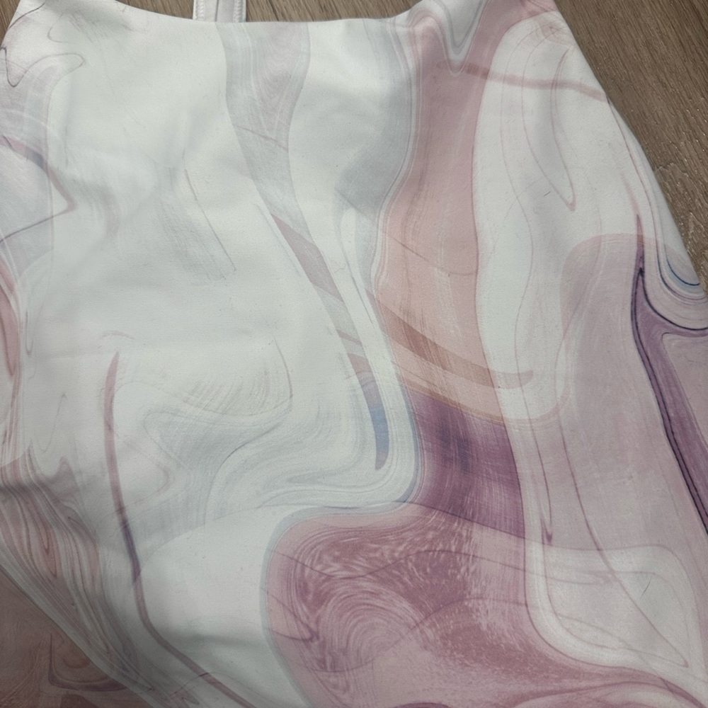 Old Navy Marble Print Cropped Work-out Tank Top in White and Dusty Pink - Picture 5 of 5